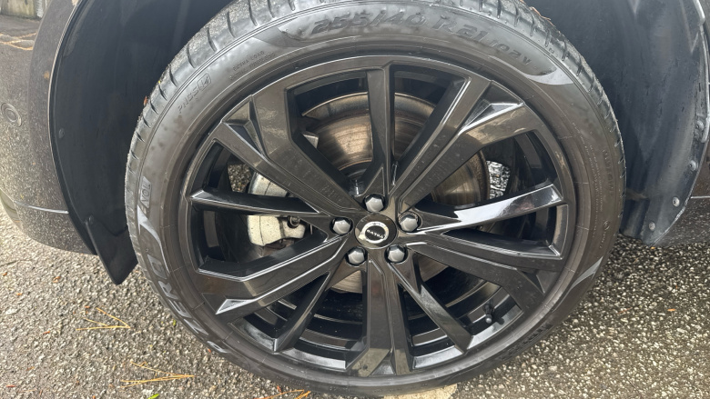 Volvo XC60 2.0 B5P Ultra Black Edition 5dr AWD Geartronic Petrol Estate